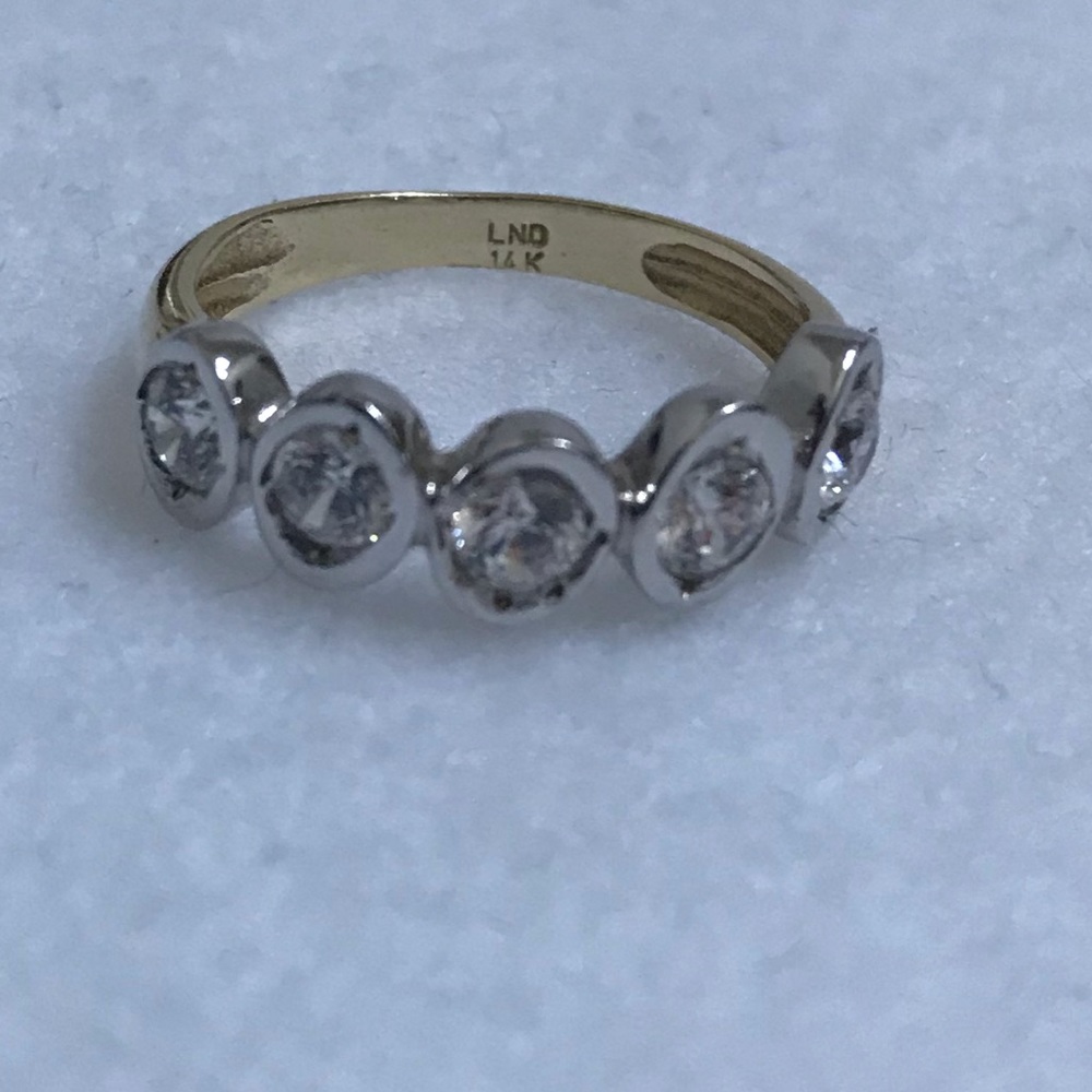 Solid 14K White and Yellow Gold Ring - Picture 4 of 6